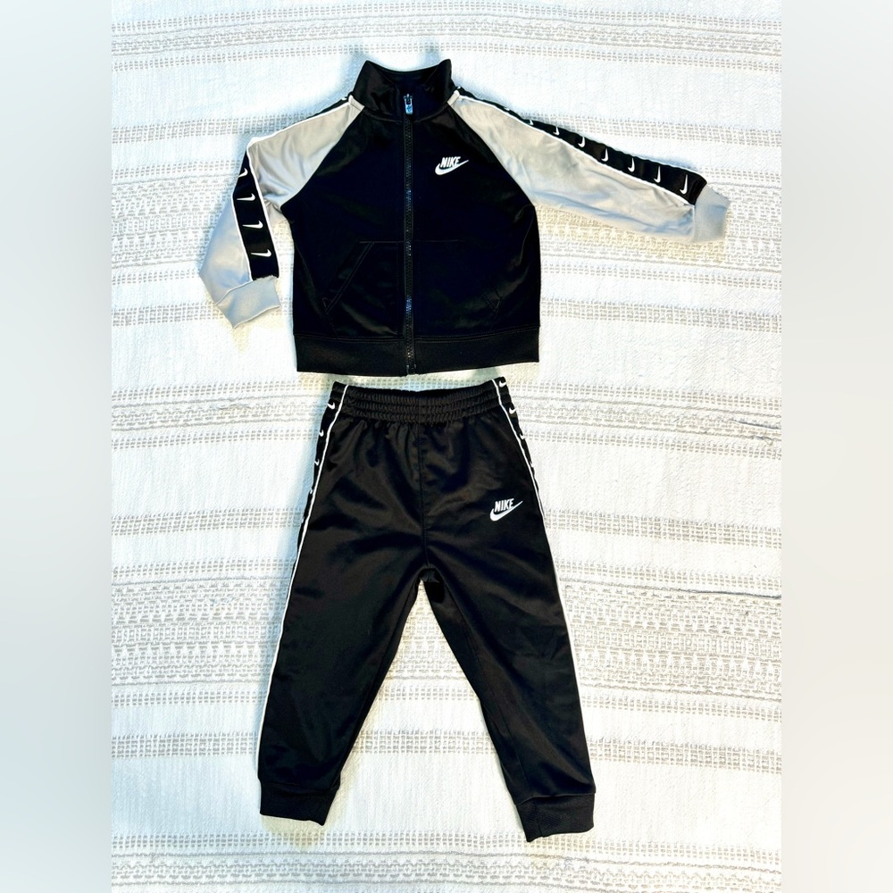 Nike Outfit Set Size 18months